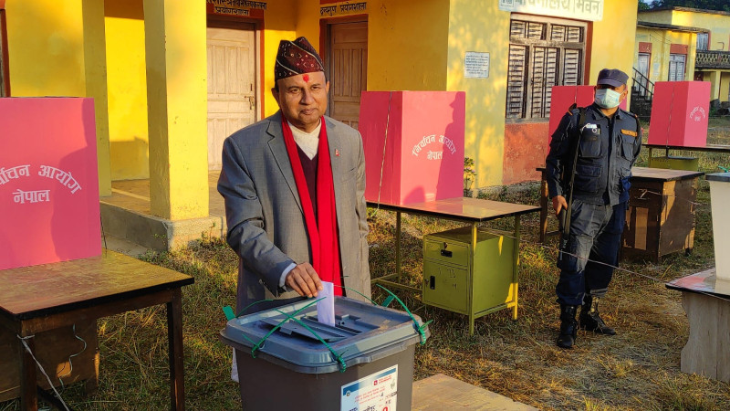 एमाले महासचिव शंकर पोखरेलले खसाले मत 